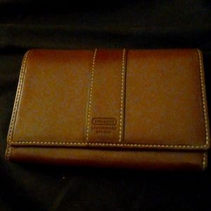 Coach wallet (women) rust color